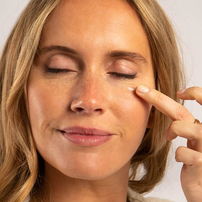 COSMETICS - Moisturising Face Cream with Hyaluronic Acid and DHA. Anti-Wrinkle Day Cream, Combats Skin Blemishes and Ageing. Natural, Vegan and Cruelty Free Cosmetics. 50 ml