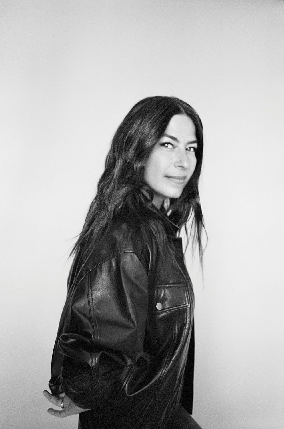 Rebecca Minkoff Blush - Body Spray for Women - Floral Fresh Fragrance - Notes of Bergamot, Mandarin, Black Currant, Orange Flower, Jasmine - 6.8 oz.