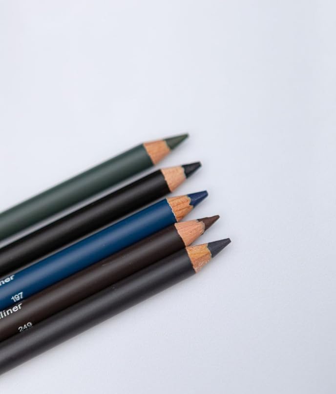 Gabriel Cosmetics Classic Eyeliner (Charcoal), Natural Eye Liner, Paraben Free, Vegan, Gluten-free, Cruelty- free, Non GMO, long lasting, Infused with Jojoba Seed Oil, Super Smooth, 0.04 oz.