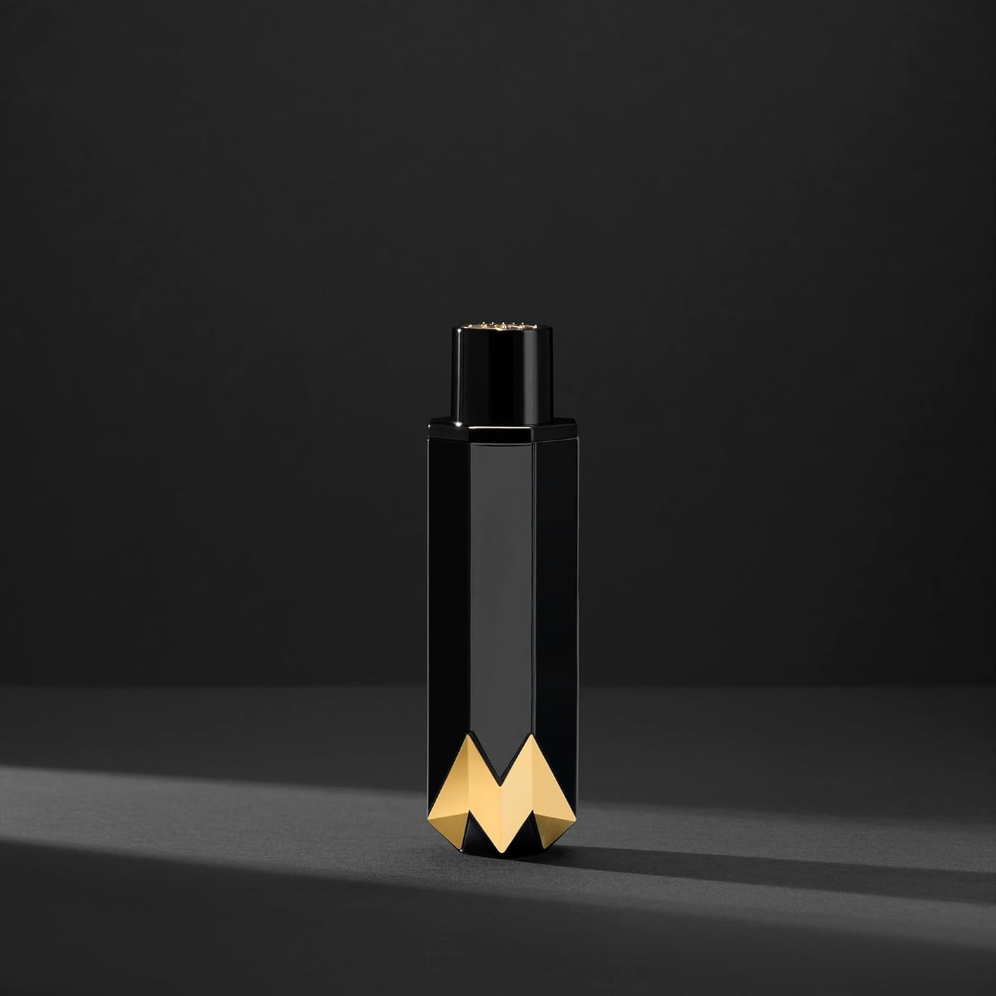 Onyx from - Perfume for Men - Fresh, Bright, and Luminous Scent - Opens with Notes of Cardamom, Pear, and Bergamot - Perfect for Date Night or Evening Out - 2.5 oz EDP Spray