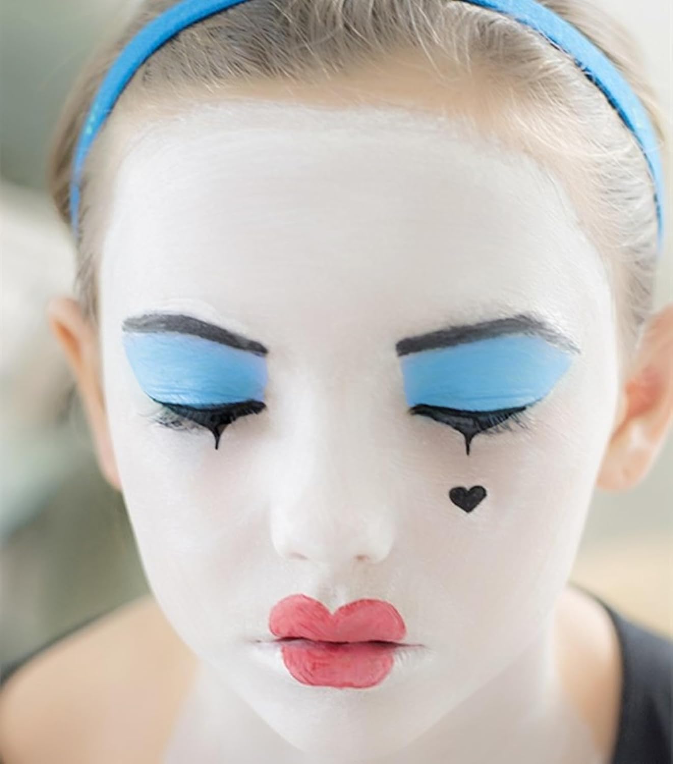 Go Ho White Face Paint,Oil Based Waterproof Cream Eye Black Stick,White Face Body Paint for Halloween Cosplay Zombie Skeleton Clown Goth Makeup