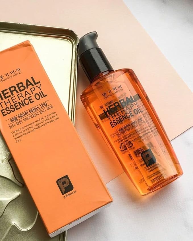 Daeng Gi Meo Ri- Professional Herbal Therapy Essence Oil, Intensively Nourishing and Protecting Hair, Soft and Smooth, Creating a Thin Layer on the Surface, 140 ml