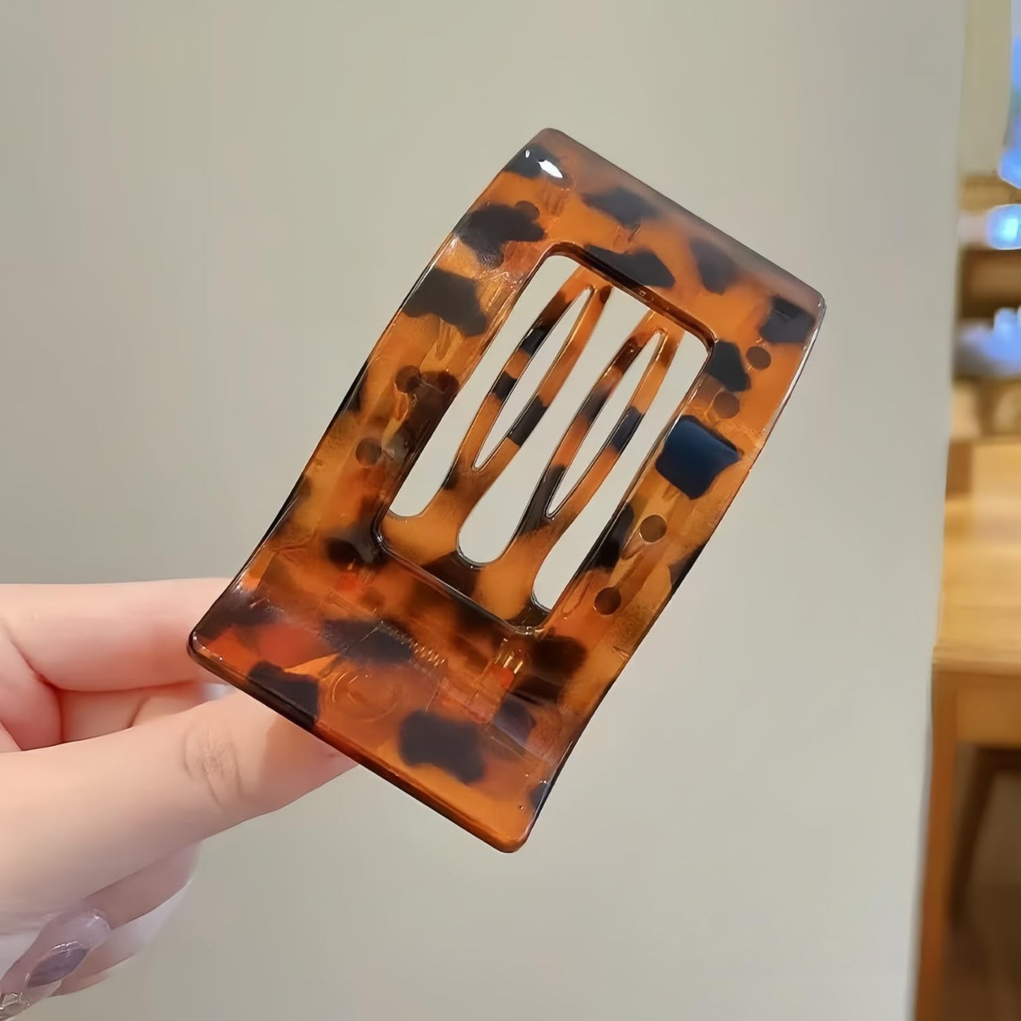 3Pcs Hair Claw Clips，Flat Hair Clips for Women Girls，French Duck Billed Hair Jaw Claw Clip, Non Slip Grip for Daily Styling Tortoise (leopard print)