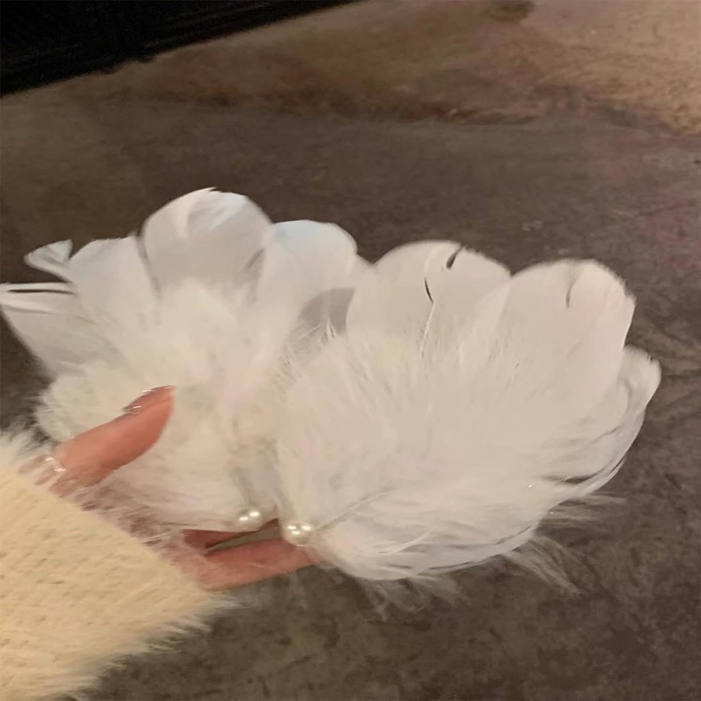 2 Pcs Feather Hair Clips White Swan Headpiece for Women Feather Accessories for Girl Pearl Ostrich Hair Pins Ballet Style Stage Performance