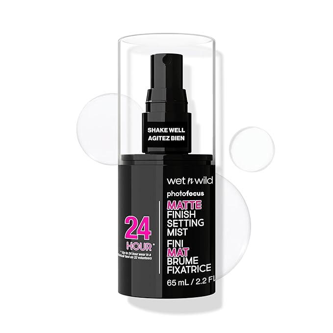 wet n wild Photo Focus Setting Mist, Up to 24HR Wear, Lightweight & Nourishing with Provitamin B5 & E, Suitable for All Skin Types, Cruelty-Free & Vegan - Natural Finish