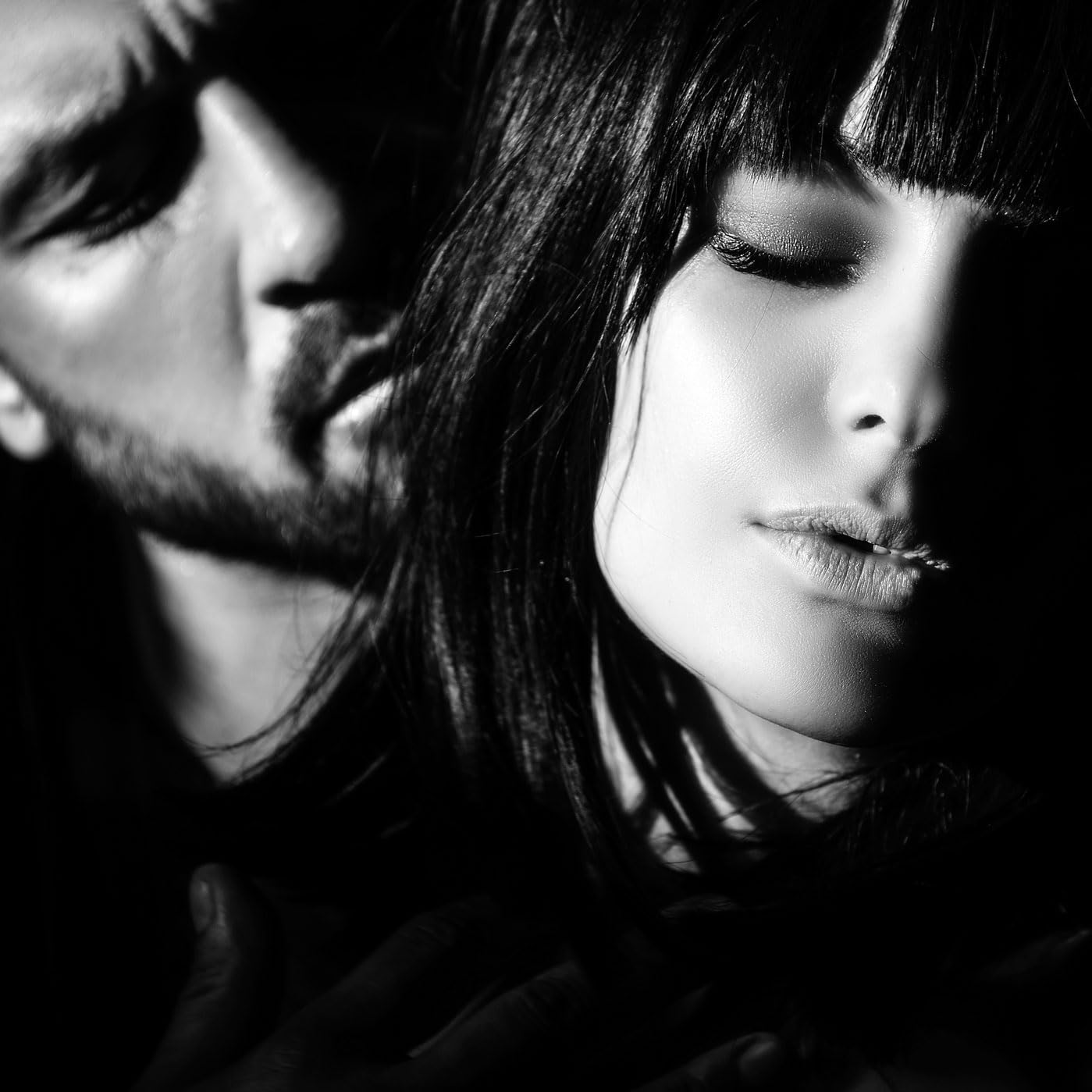 Laila Eau de Parfum 3.4 oz - Oriental Womens Perfume with Rose Woody Citrus Leather Labdanum Musk and Amber Notes loved for its long lasting trail and compliment catching aroma