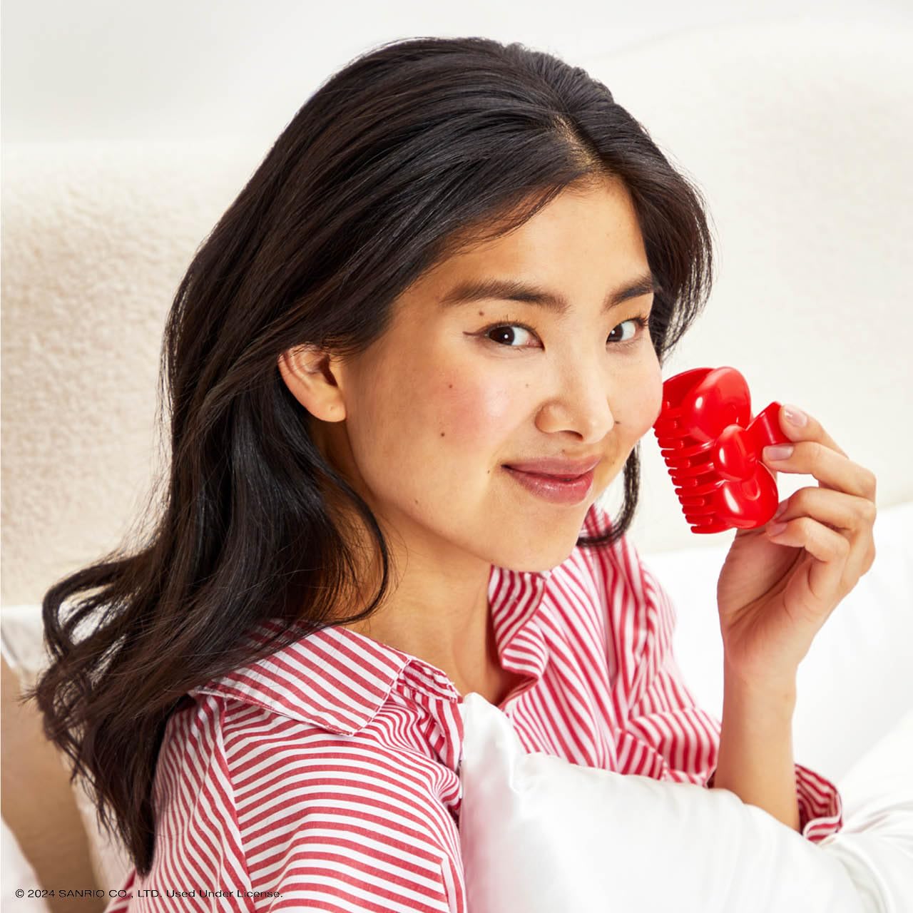 Hello Kitty x Kitsch Hair Clips for Women - Durable, Strong Hold All Day, Cute Claw Clips, Hello Kitty Stuff for Girls | Ideal Gifts for Women - Red Bow Shape, 1pc