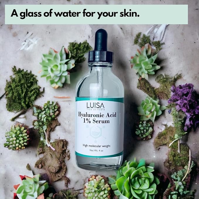 Hyaluronic Acid Serum for the face. Anti-aging serum that hydrates and reduces skin wrinkles.