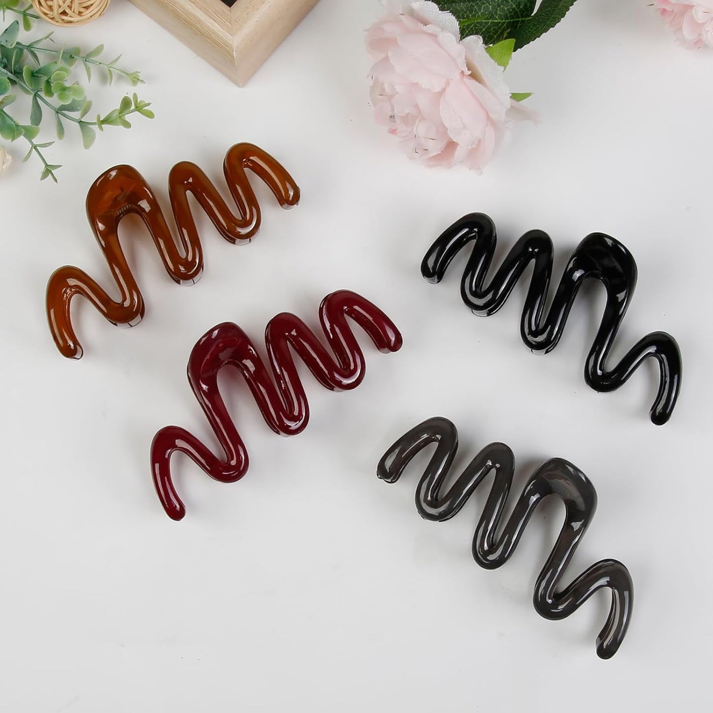 Claw Clips for Women Wavy Hair Clips for Thick Hair Non Slip Hair Clip Claw for Women's Hair Cute Hair Accessories 4Pcs