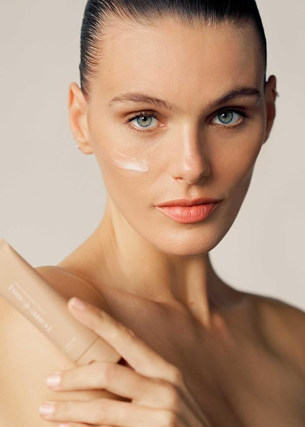 Careeon En Route Essentials Skin Care Kit with Luggage Tag 100% Vegan Leather Minimalistic Loop Design with Clear Window (tan) - Amazon Exclusive