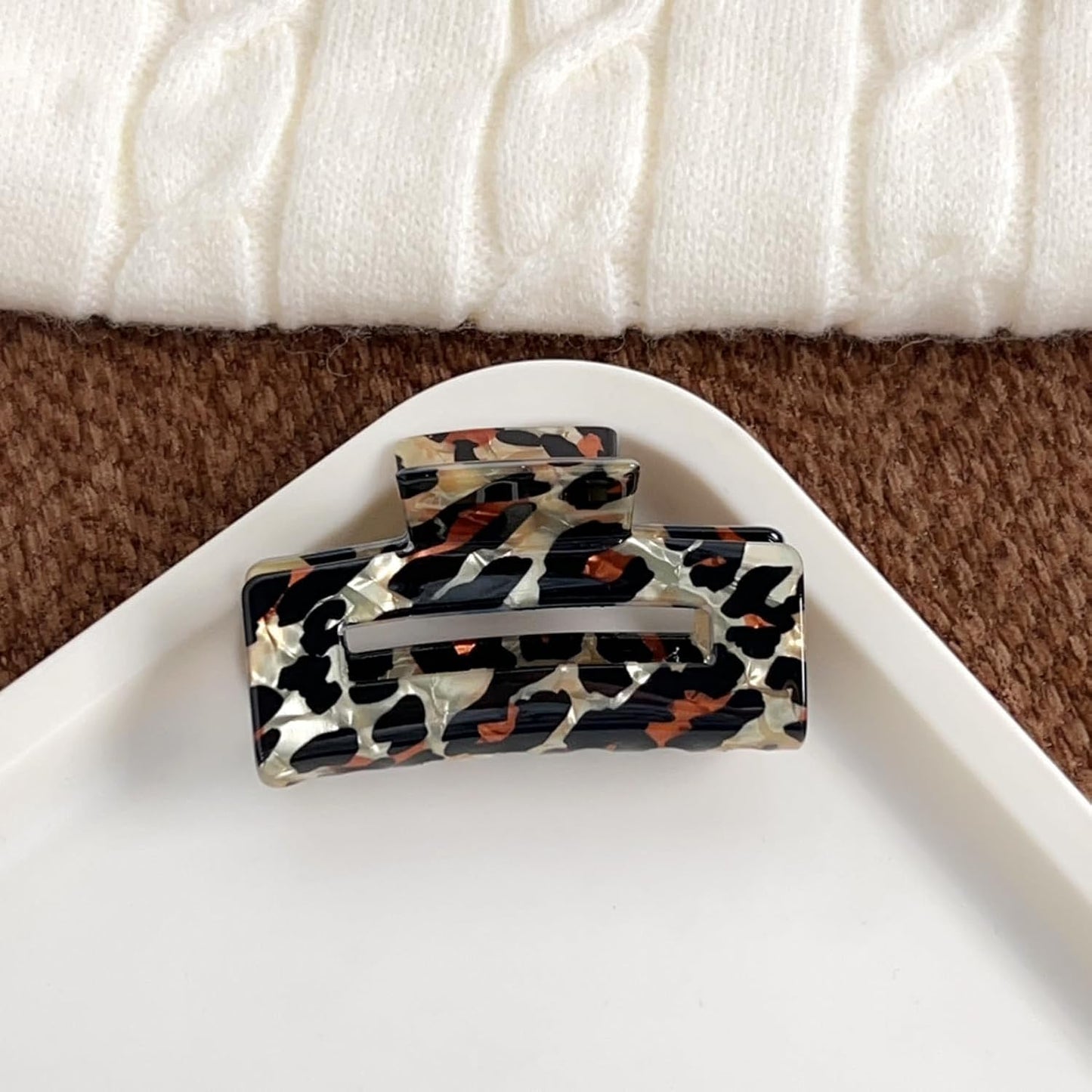 Tortoise Hair Claw Clips, 3 Inch Non-Slip Acrylic Banana Barrettes Jaw Clips, Leopard Print Strong Hold Stylish Hair Accessories for Women Ladies Thin Thick Hair (2pcs)