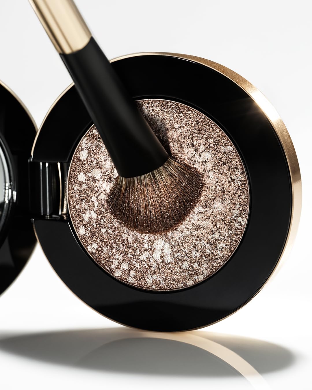 MAKE Beauty Multi-Chromatic Eye Shadow. Metal Reflecting Luminous Foil Finish Creamy, Buildable, Dimensional Long-wear, Crease-proof Powder Eyeshadow, Multichrome Shade - Quartz, Taupe