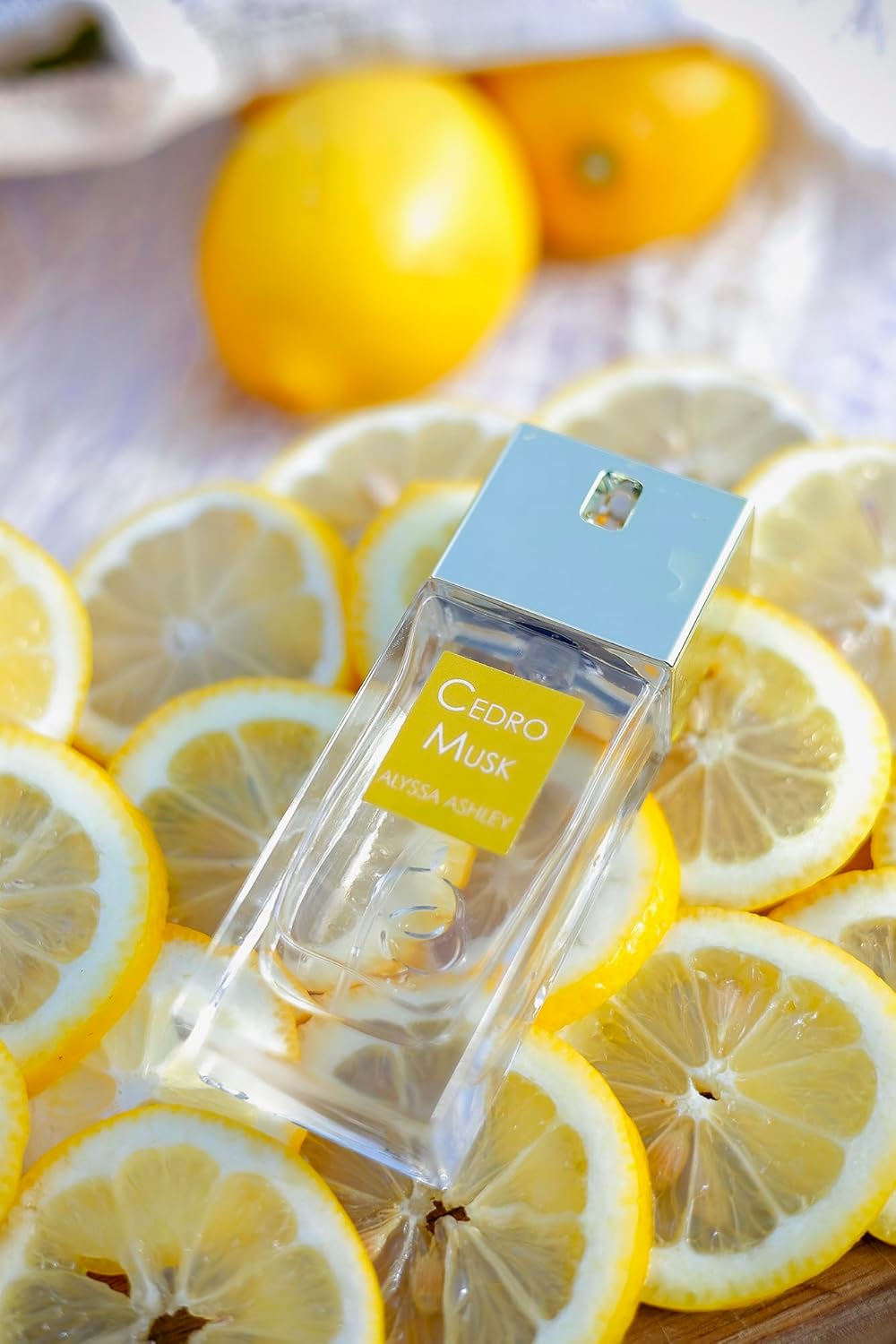 Alyssa Ashley Cedro Musk - Elegant Women's Fragrances - Perfumes for Women - Fresh Women Perfume with Notes of Cedar, Jasmine, Amber and Musk - 1.7 oz