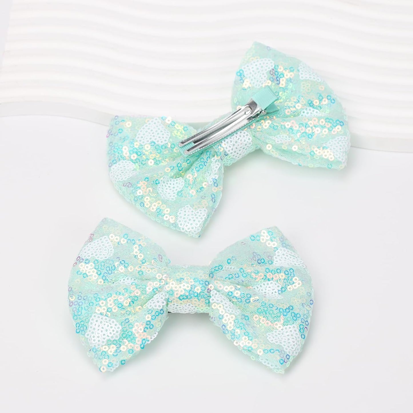 Large Big Sparkling 5 Inch Glitter Heart Hair Bows Clips Sequin Bow Alligator Clips Hair Accessories for Girls, Teens, Toddlers（Light Green）