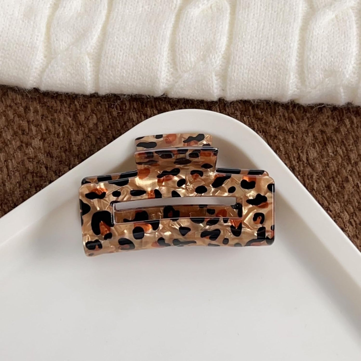 Tortoise Hair Claw Clips, 3 Inch Non-Slip Acrylic Banana Barrettes Jaw Clips, Leopard Print Strong Hold Stylish Hair Accessories for Women Ladies Thin Thick Hair (2pcs)