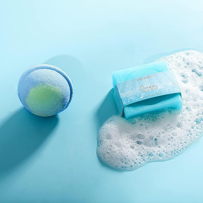 Gifts for Women, Bath and Body Womens Gift Sets with 5 Pcs Ocean Scented Spa Gifts for Women Bath Gift with Scented Candle Body Butter Hand Cream Bath Bomb Mothers Day Gifts