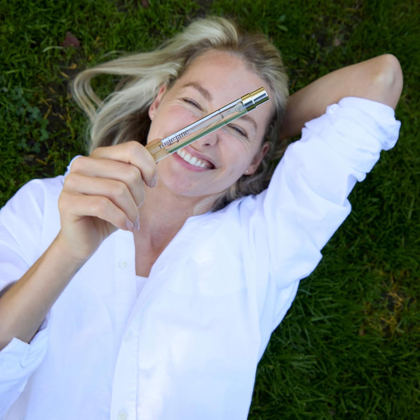 By Rosie Jane Leila Lou Home & Away Bundle – Leila Lou Eau De Parfum 50 ml + Travel Spray 10 ml – Fruity Floral Clean Perfume with Pear, Jasmine & Fresh Cut Grass