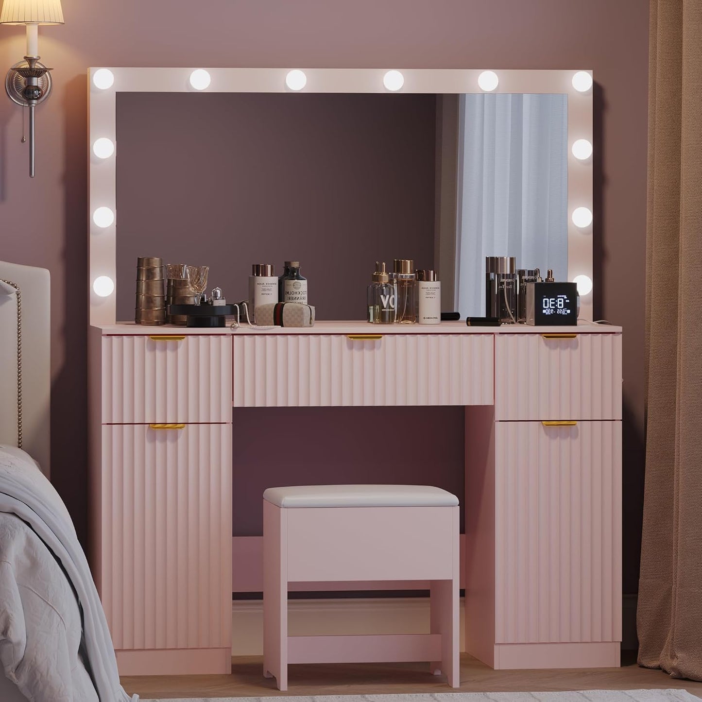 Fluted Makeup Vanity with Large Lighted Mirror and Chair, 7 Drawer Dressing Table with Power Outlet and USB, Elegant Vanity Desk with Cushioned Stool for Bedroom, Women, Girls