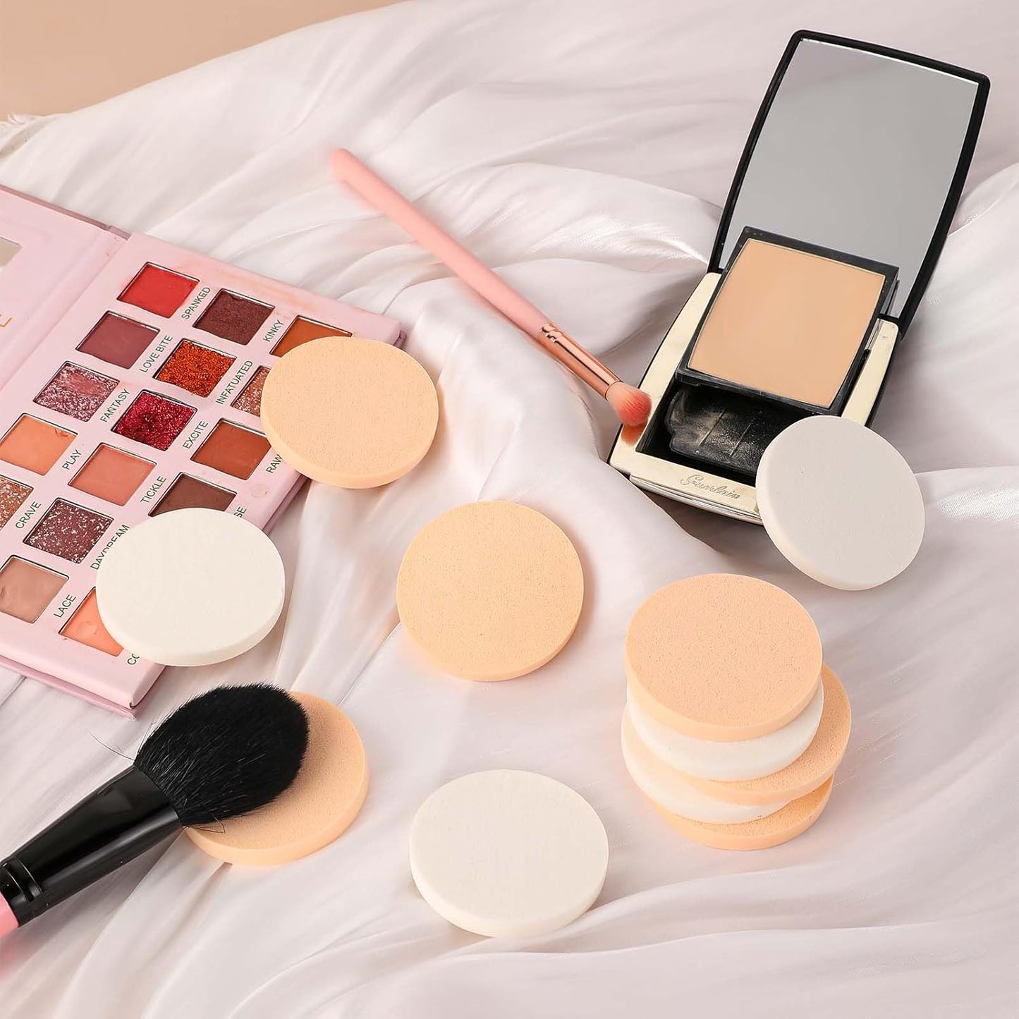 12 Pcs Round Makeup Sponges for Foundation Facial Powders Puff Cosmetic Sponge Round Foam Pad Powders Blender for Liquid Foundation Cream Powdes Concealer - Wet Dry Use