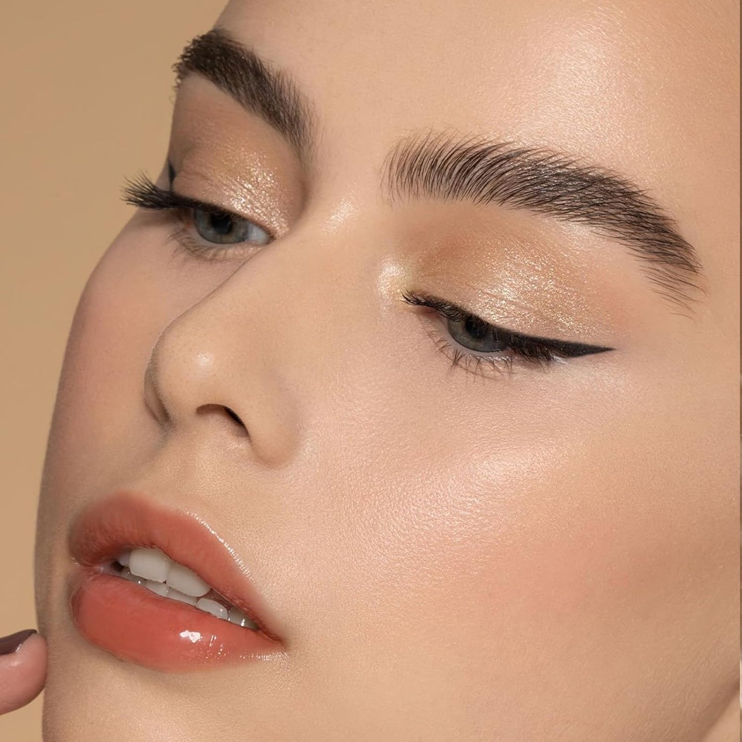 Boobeen Nude Eyeshadow Palette - Matte and Shimmer Makeup, Highly Pigmented Creamy Eye Shadow Powder, Create a Neutral Eye Look, Long Wearing