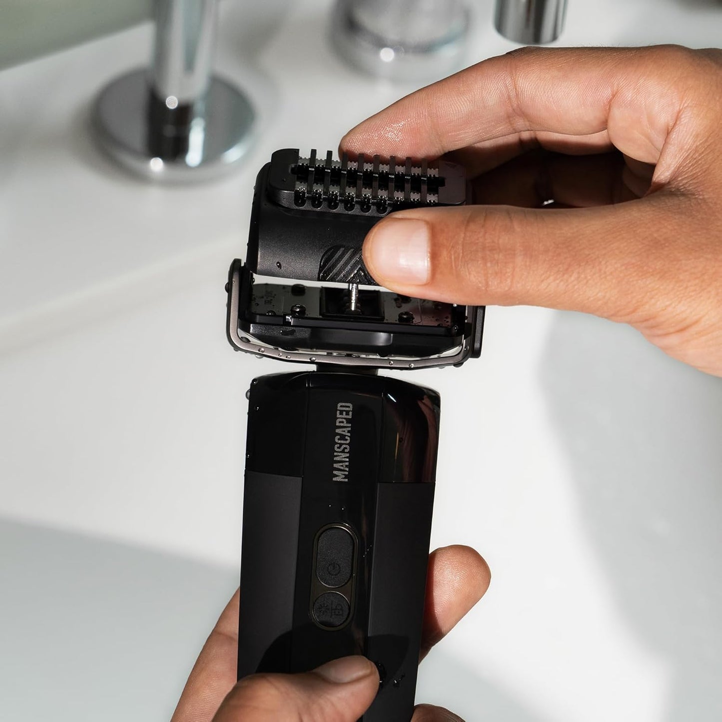 MANSCAPED® The Chairman™ PRO Men’s Replacement Stubble Trimmer Blade - SkinSafe® Stainless Steel Trimmer Blade for Face Shaver, with 2 Length-Setting Combs, Magnetic Blade Head Attachment (1-Pack)