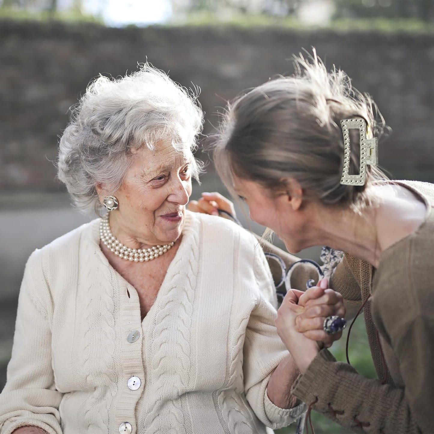 Pearl Hair Clips for Women/Girls,6PCS Strong Hold Large Hair Claw Clips for Thick/Thin Hair Claws,Nonslip Cute Decorative Bobby Hair Pins,Spiral Hair Ties,Wedding Hair Accessories Gifts (B-milk)