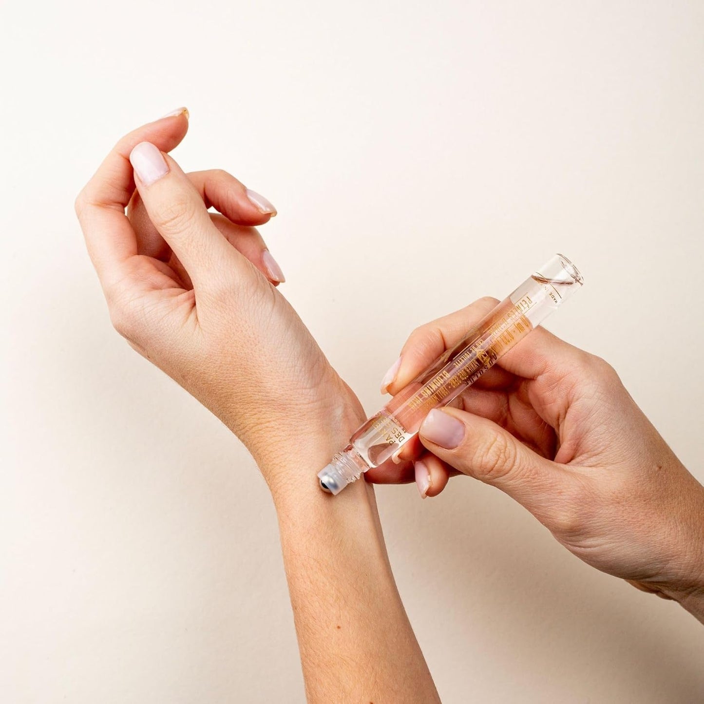 Panier des Sens - Rose Roll-on Eau de Toilette 0.3 Floz – Floral & Feminine Fragrance - Mini Perfume for Women - Parfum Crafted in Grasse, France - Daily Use - Light Travel Perfume