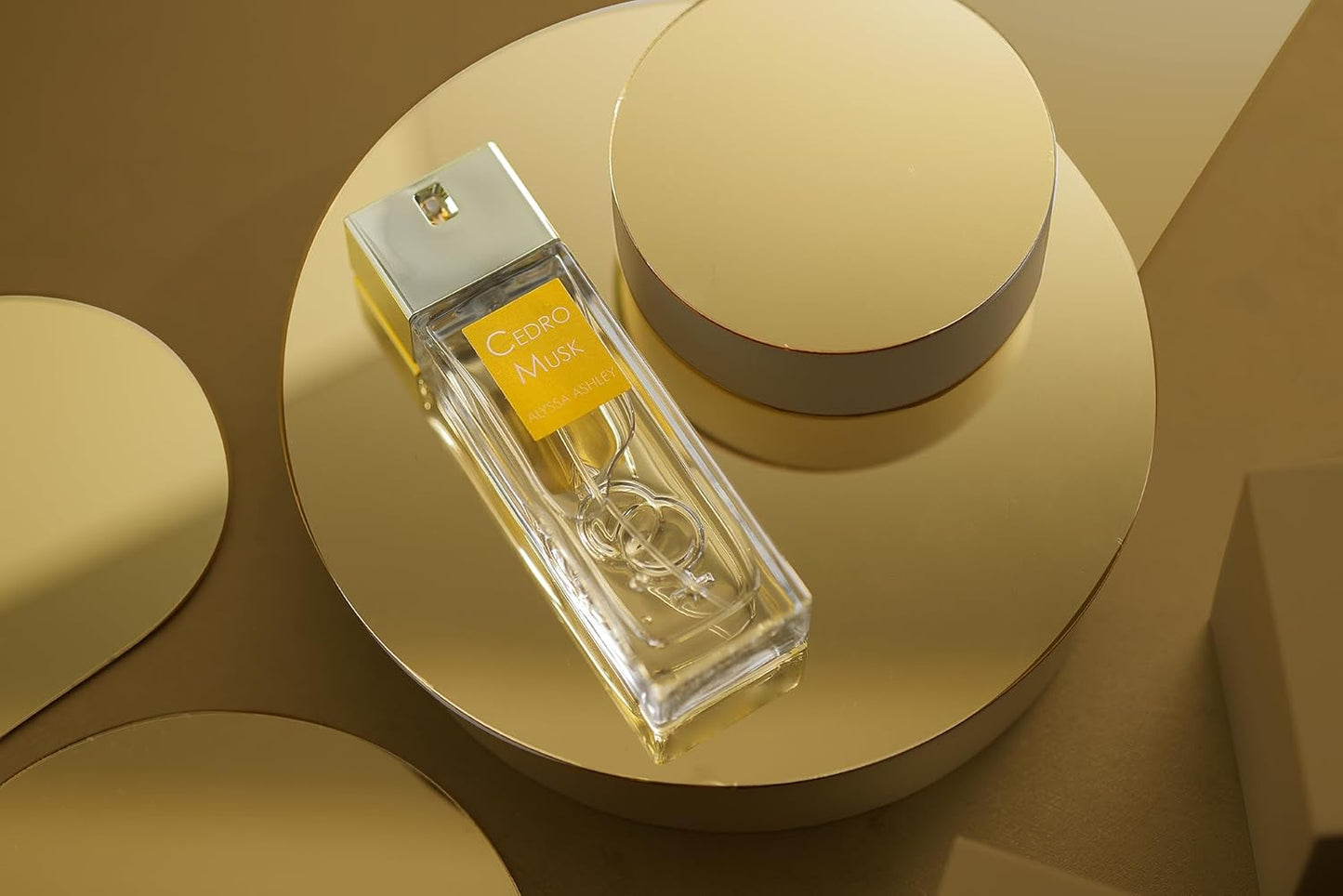 Alyssa Ashley Cedro Musk - Elegant Women's Fragrances - Perfumes for Women - Fresh Women Perfume with Notes of Cedar, Jasmine, Amber and Musk - 1.7 oz