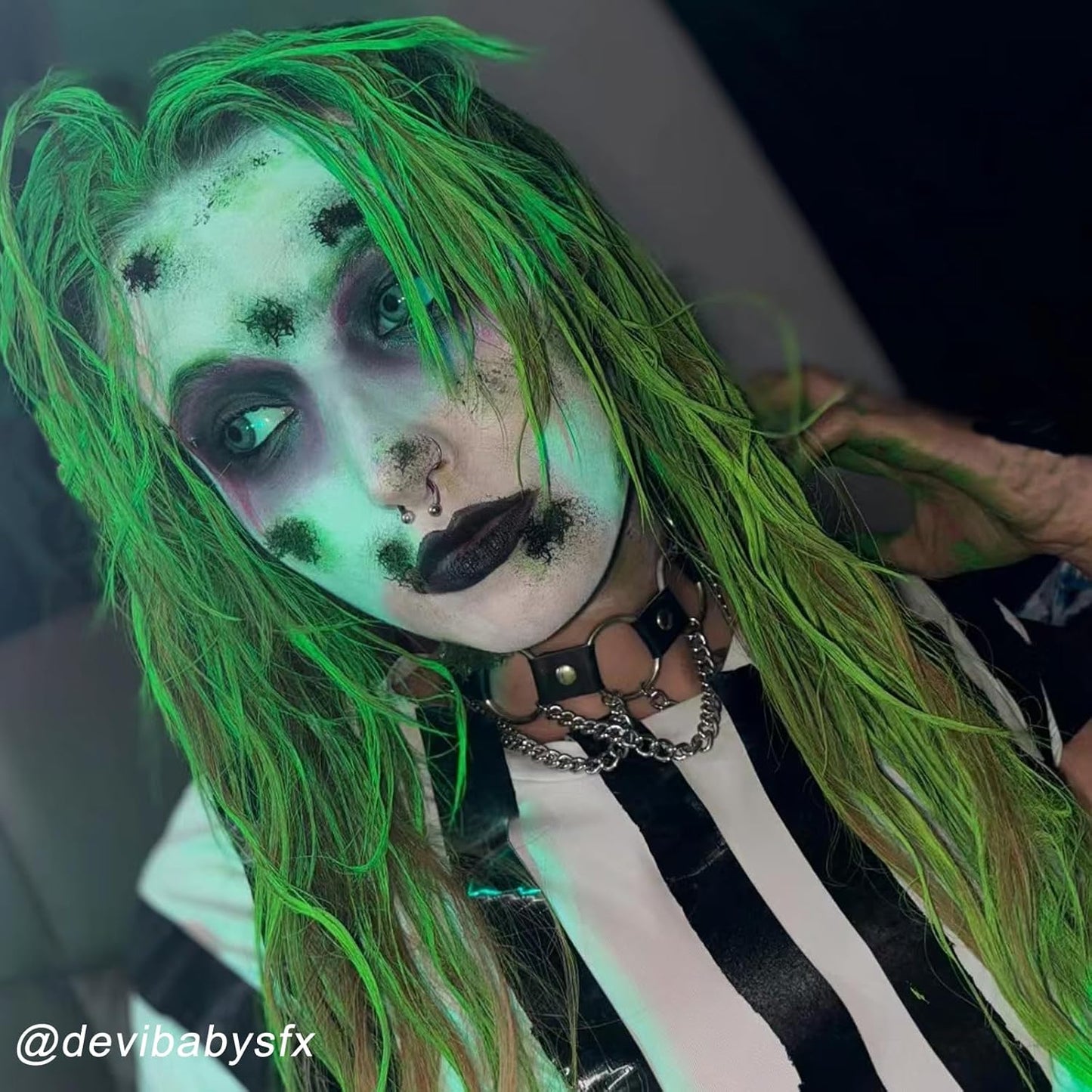 MEICOLY Disgust Specter Makeup Kit,White Face Paint,Green Hair Dye,Setting Powder,Green Tooth Paint,Complete Halloween Zombie Makeup Kit,SFX Character Set for Performance Stage Special Effect Costume