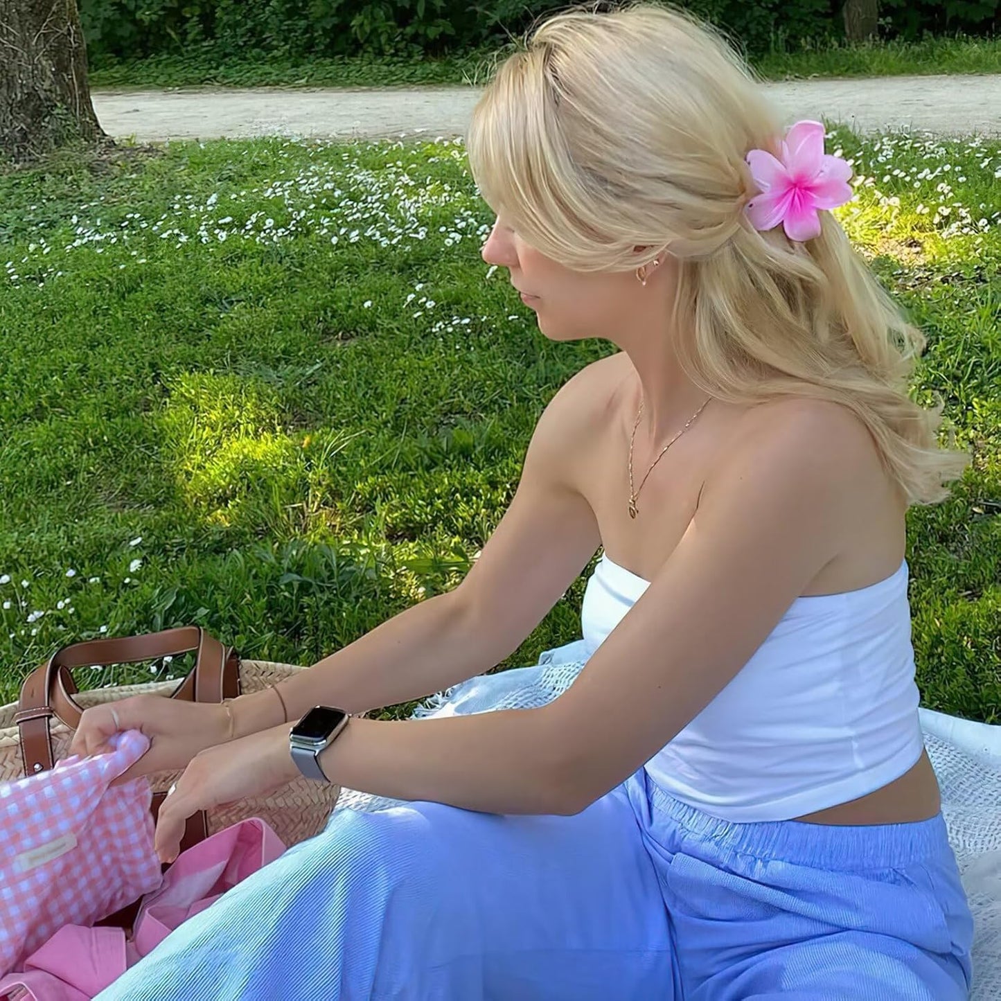 Large Claw Clips for Thick Hair - Strong Hold Nonslip Hawaiian Flower Hair Accessories, Banana Clip for Thin Hair