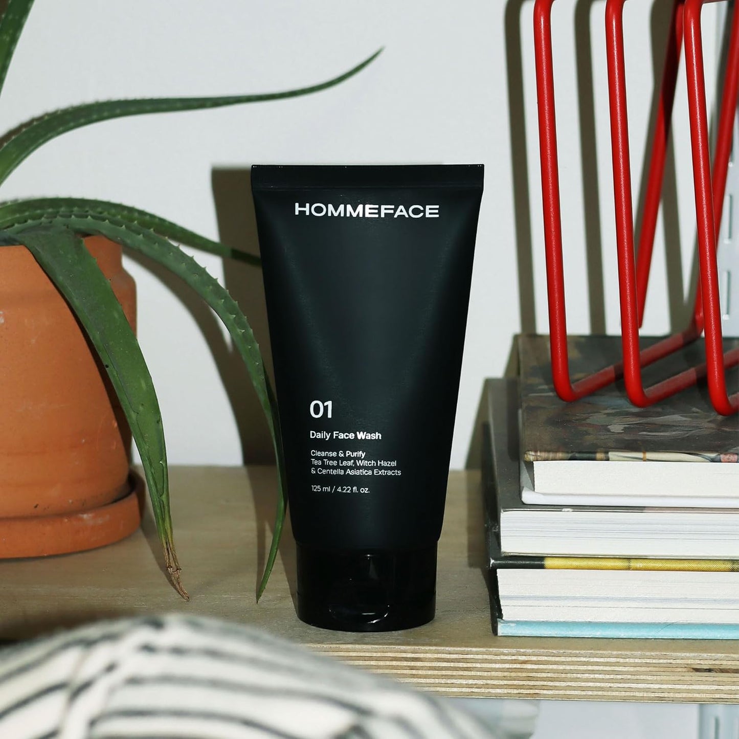 HommeFace Men’s Daily Face Wash - Gentle Facial Cleanser for Deep Cleansing & Purifying - Korean Skincare Technology with Collagen, Witch Hazel & Cica Extracts, 4.22 fl oz